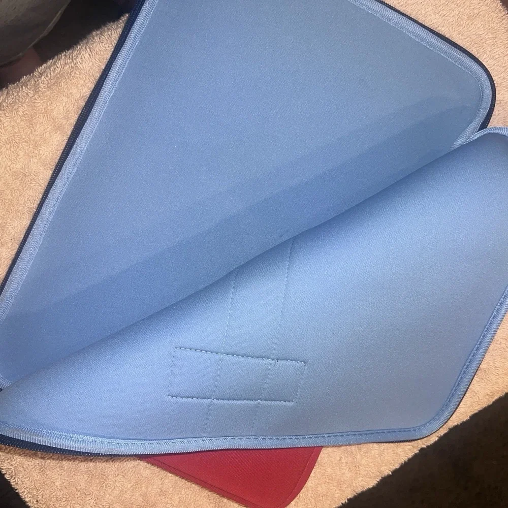 Tommy Hilfiger Protective Zippered Sleeve Laptop Case Cover Neoprene